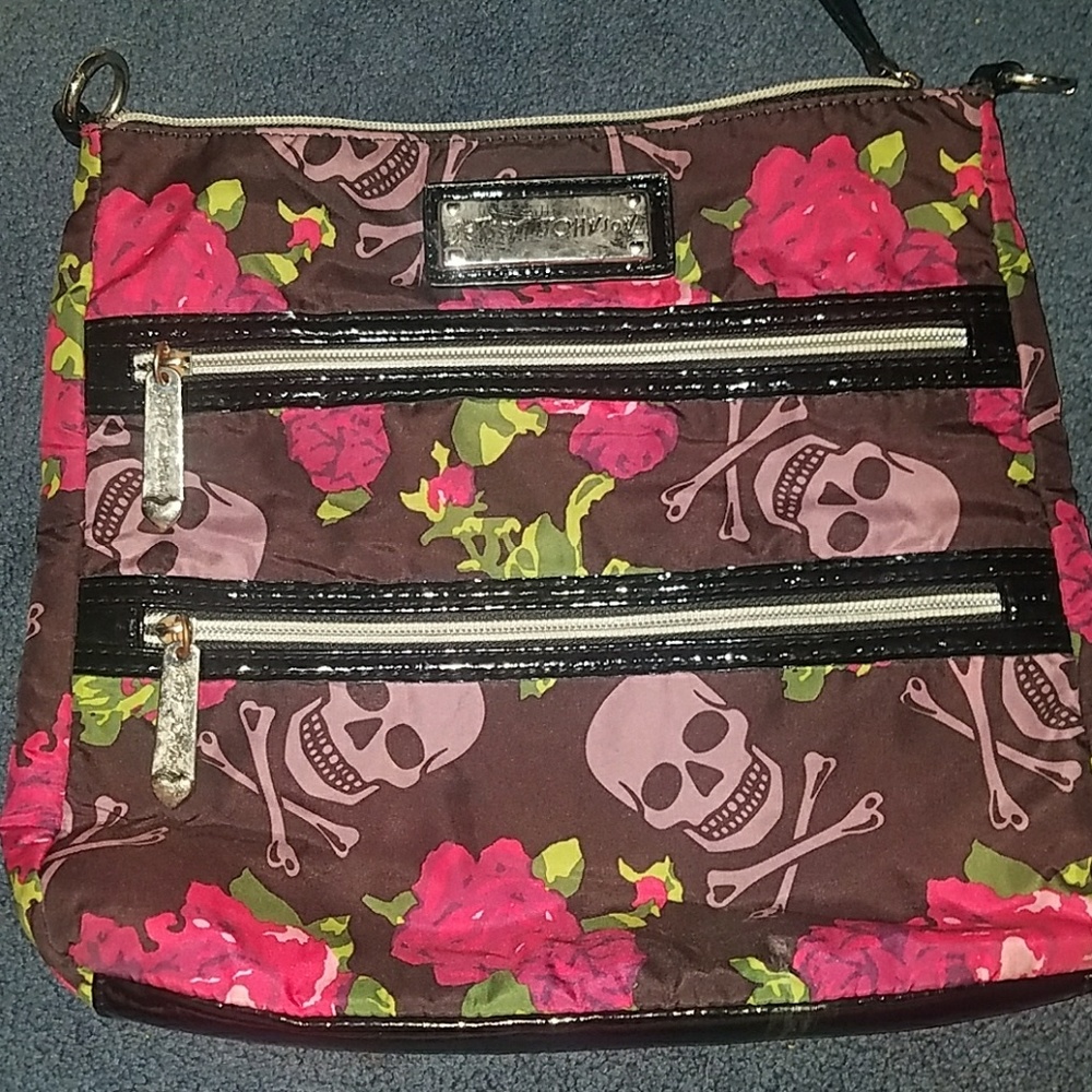 Betsey Johnson skulls & roses crossbody